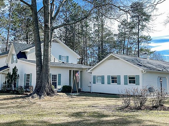 2nd image of 100 Heatherwood Dr