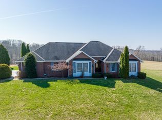 13776 E Carmichael Rd, Bloomfield, IN 47424