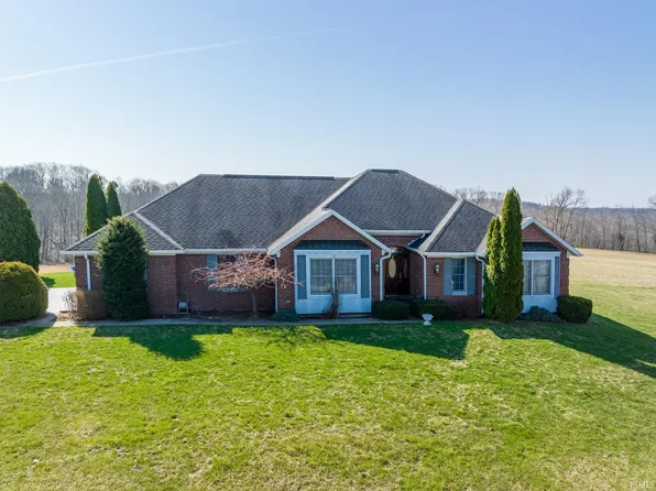 13776 E Carmichael Rd, Bloomfield, IN 47424