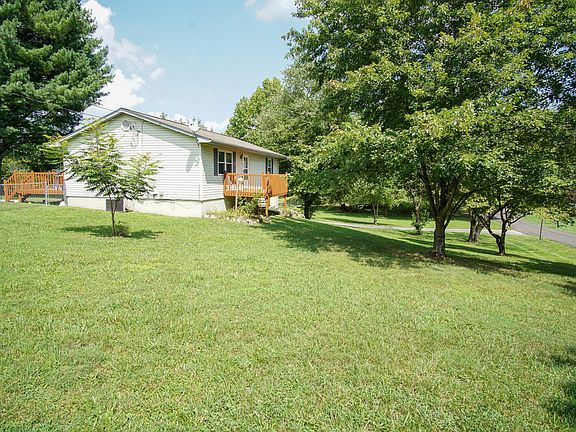 3rd image of 7027 Seaver Dr