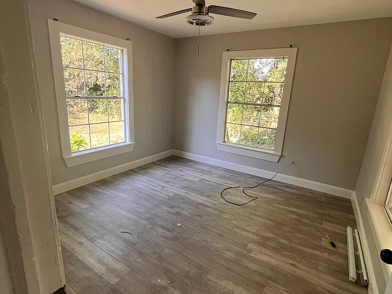 401 Roosevelt Cir — Photo 8