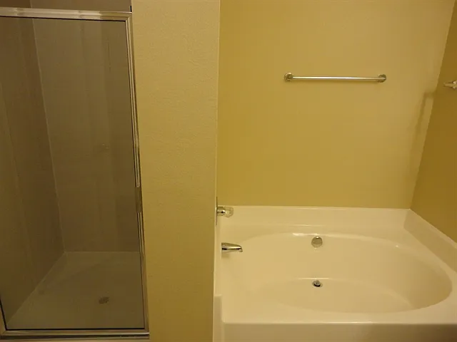 903 Plumeria Dr — Photo 6