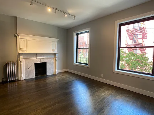 Rented by Tourma Realty LLC | media 25