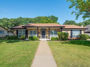 324 Carnation Ln, Hurst, TX 76053