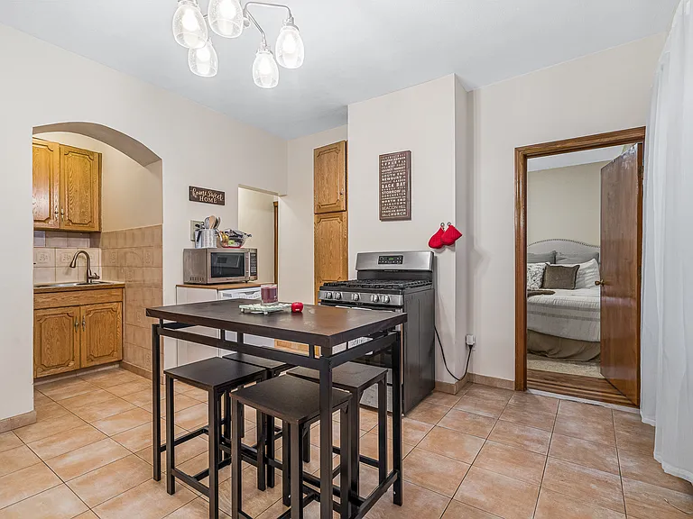 422 Hanover St #3 — Photo 7