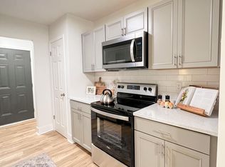 802 Greenmeadow Dr, Goose Creek, SC 29445