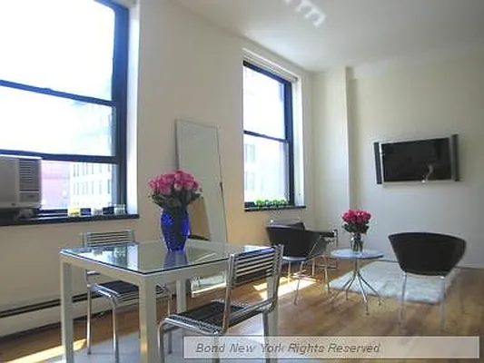Rented by Bond New York | media 4