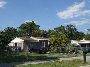 5633 SW 26th St, West Park, FL 33023