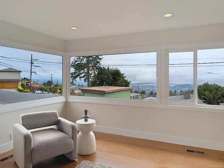 61 Cowper Ave — Photo 13