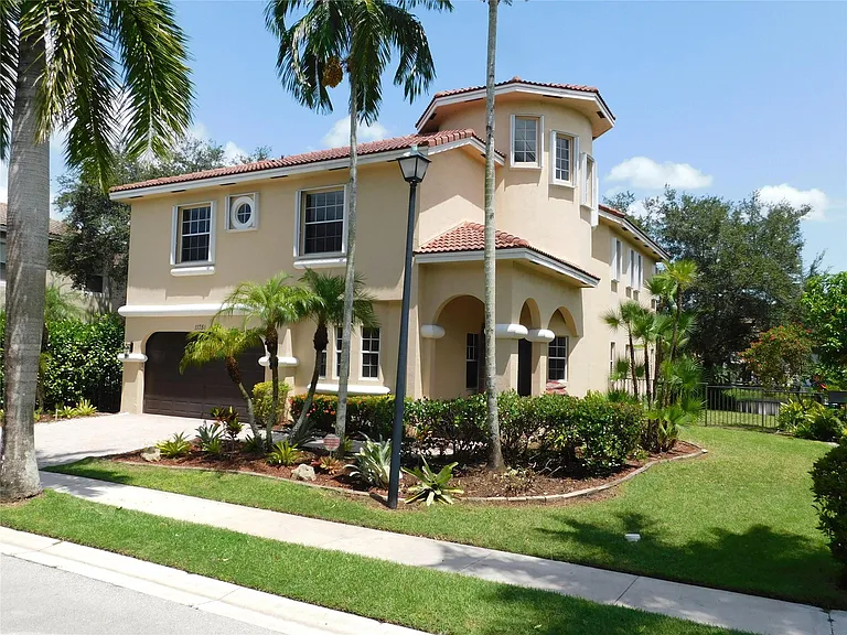 11751 NW 1st St — Photo 7