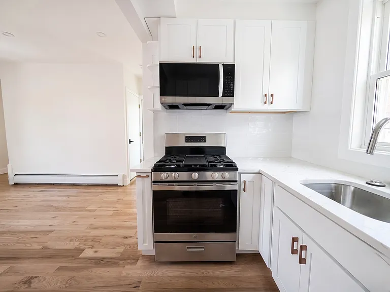 10 Pearl St #2 — Photo 8
