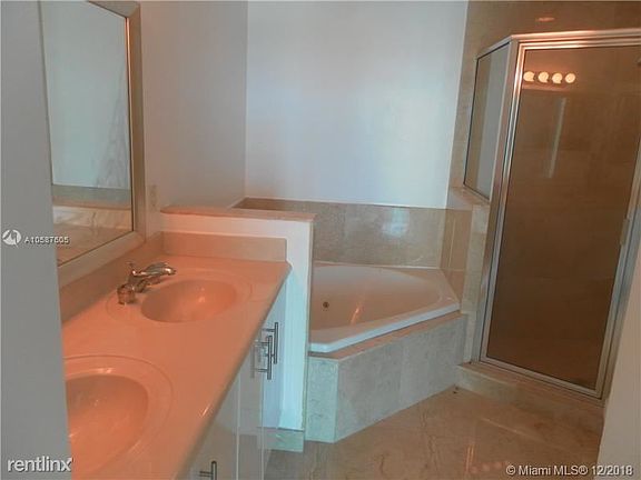 4th image of 7900 Harbor Island Dr Ph 16