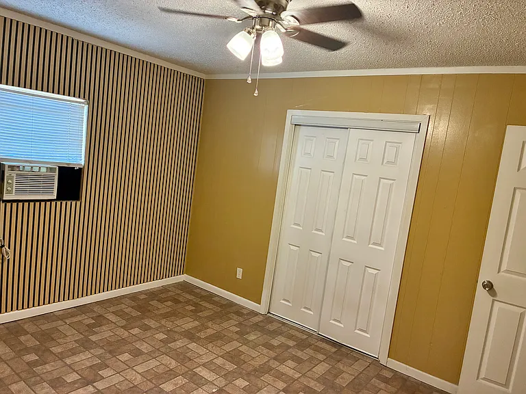 401 Avenue J #2 — Photo 7