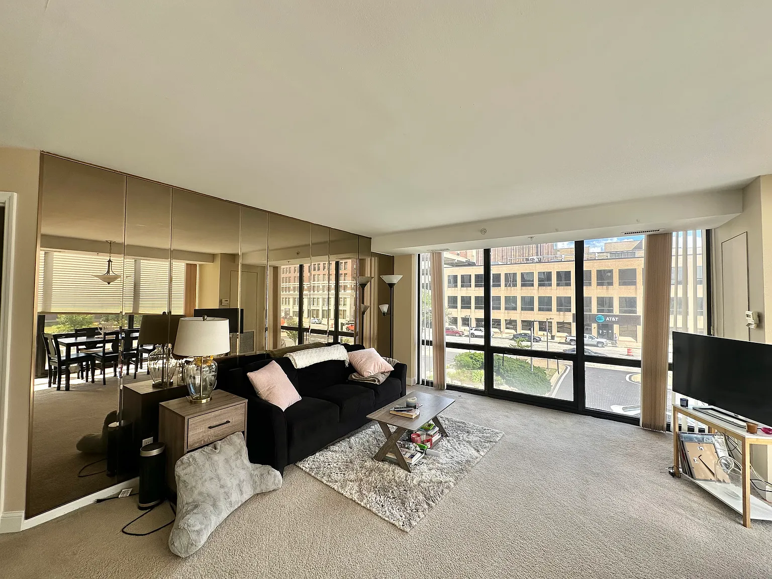1 bed, 792 sqft, $1,300 — Photo 4