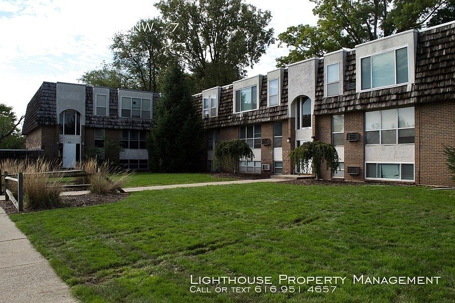 1st image of 1336 Leonard St NW APT 7