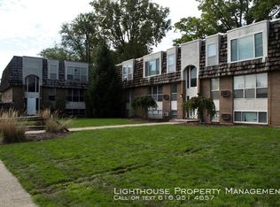 1336 Leonard St NW APT 7, Grand Rapids, MI 49504