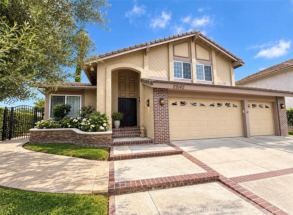 4 bed, 2612 sqft, $8,000 — Photo 2