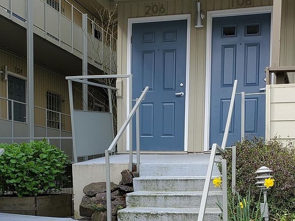 2nd image of 206-901 5th Ave N #206