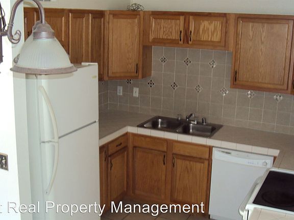 3rd image of 16085 Dorsey Ave APT A