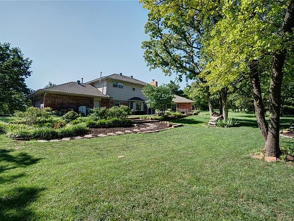 4th image of 2112 Vance Dr