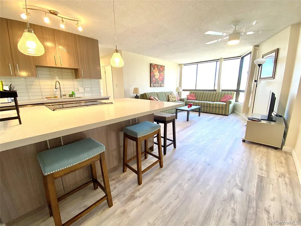 320 Liliuokalani Ave #1403