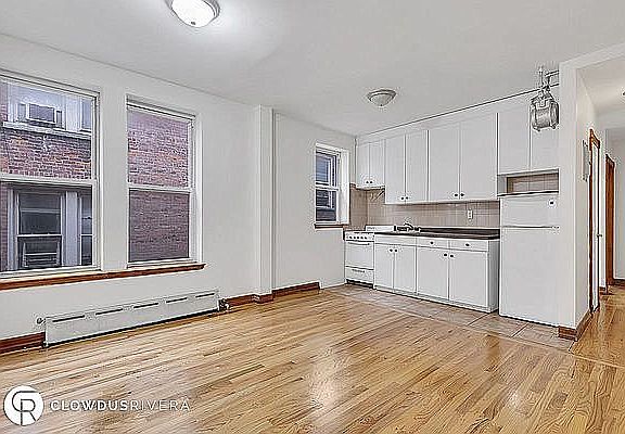 3rd image of 324 W 96th St APT C