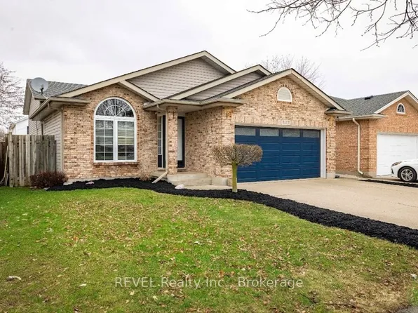 8205 Harvest Cres, Niagara Falls, ON L2H 3G4