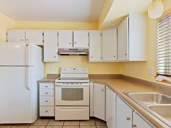 2nd image of 2563 W Greyhackle Ln