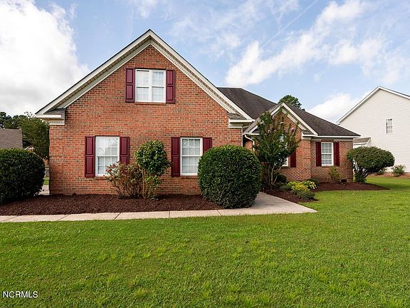 4th image of 2504 Royal Dr