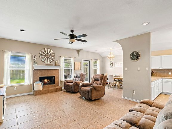 3rd image of 2321 Kazmir Dr