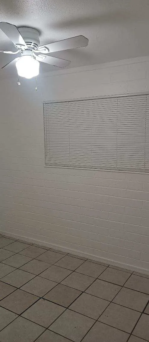 2 bed, 700 sqft, $900 — Photo 2