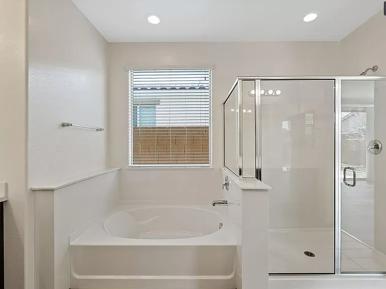 2063 E Lantana Dr — Photo 3
