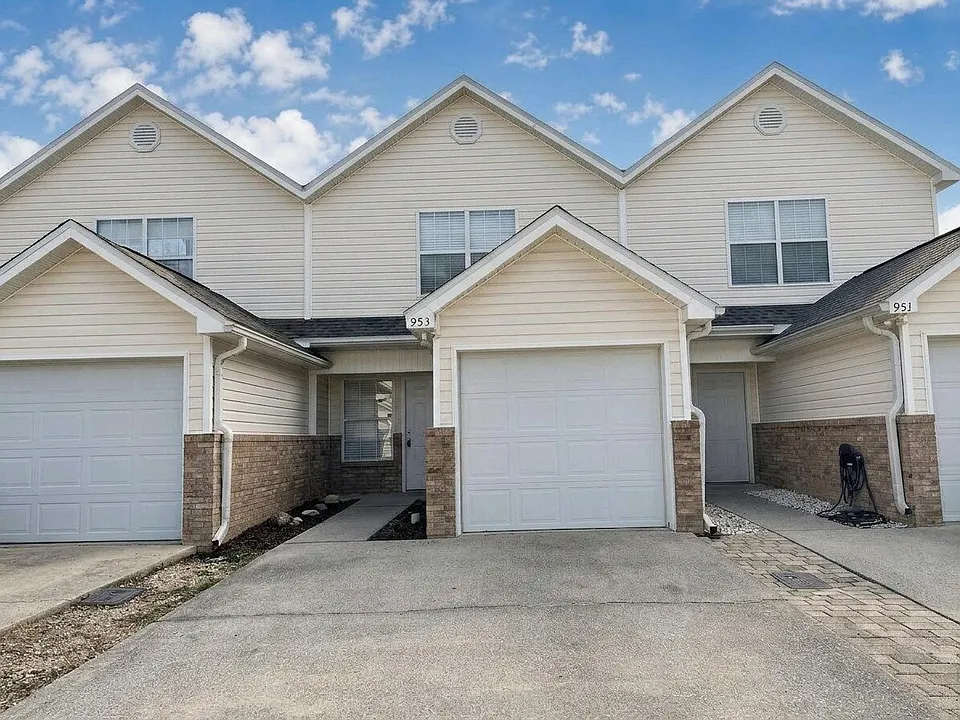 953 Scenic Oak Ln