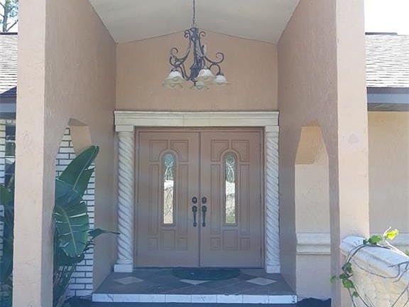3rd image of 216 Jackson Ave