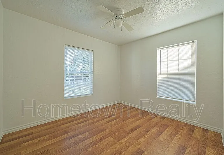 1407 NW Logan Ave — Photo 14