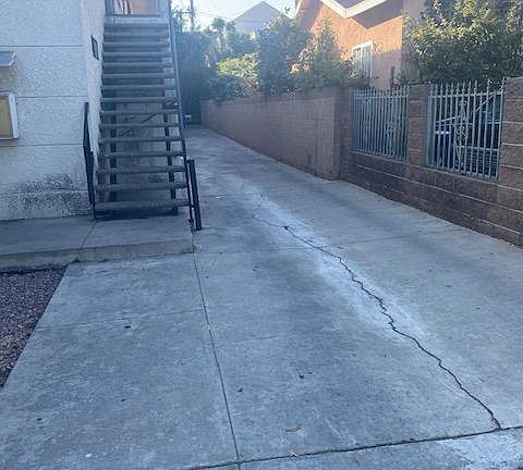 4th image of 645 N New Hampshire Ave APT 4