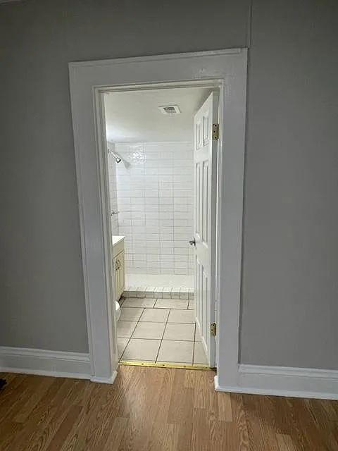 1 bed, 704 sqft, $1,195 — Photo 4