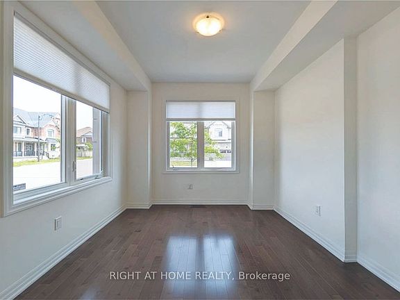 5th image of 62 Titus St