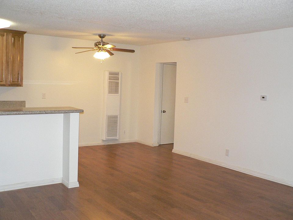 2nd image of 3544 Garnet St APT 8
