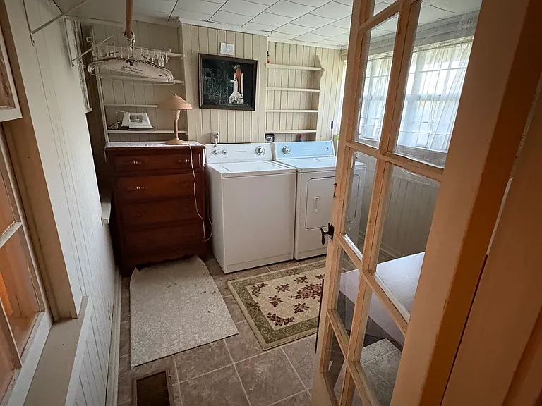 4391 Kelly Ave #1 — Photo 2