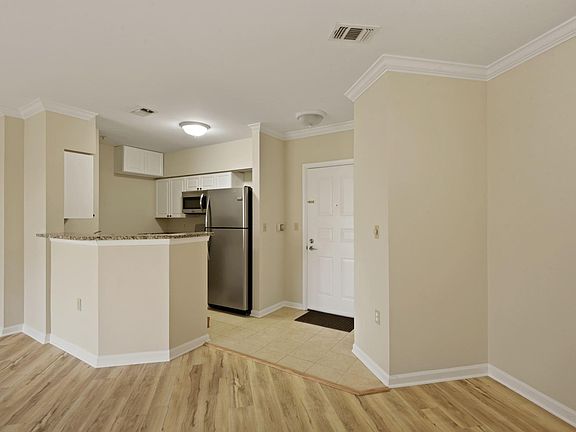 5th image of 12913 Alton Sq APT 310