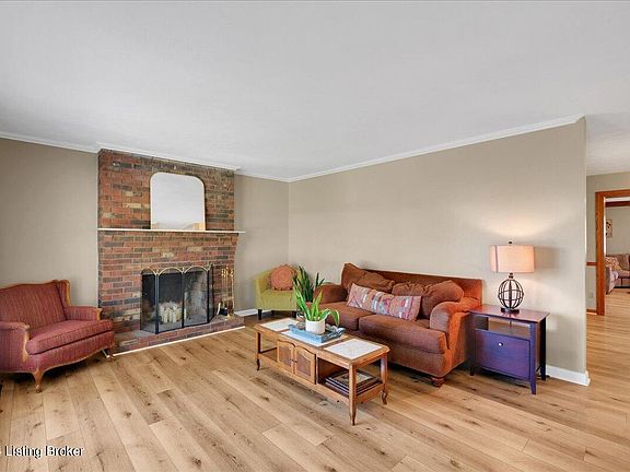 3rd image of 1628 Greenland Park Cir