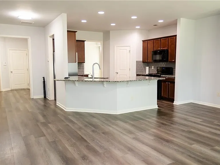 4960 Ducote Trl — Photo 6