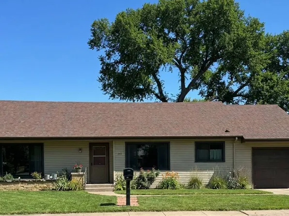 207 Nebraska Ave, Phillipsburg, KS 67661