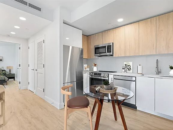 2nd image of 300 W 136th St #Phd