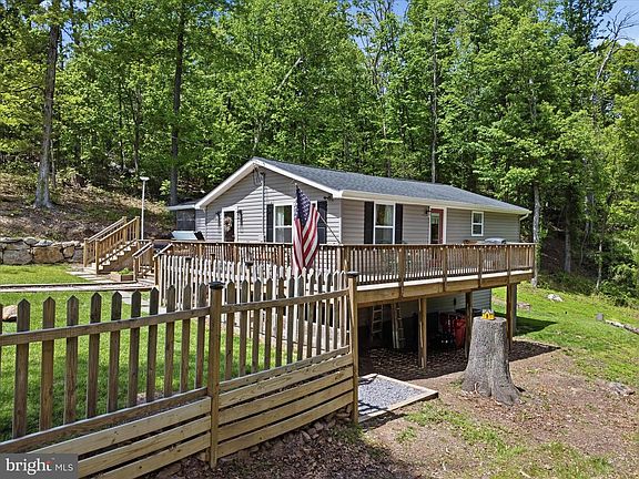 4th image of 3147 Mountain Lake Rd