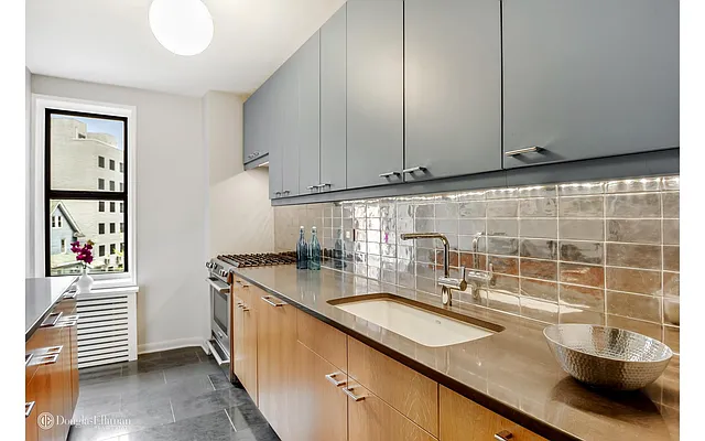 Sold by Douglas Elliman | media 14