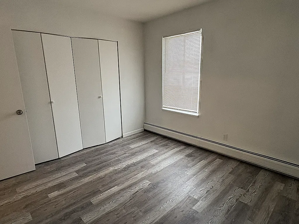 2 bed, 800 sqft, $1,050 — Photo 4