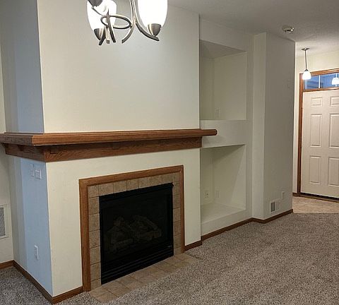 5th image of 9613 Linden Ln N