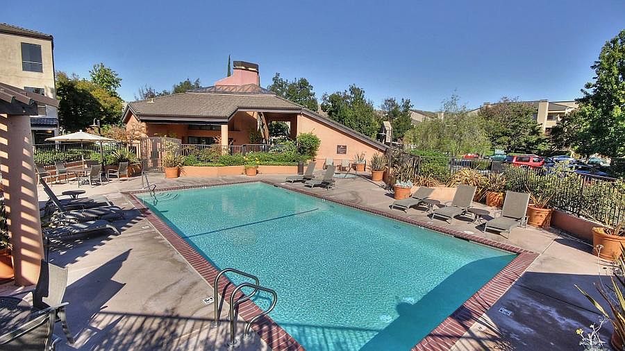 Swimming pool. Fenced and gated.